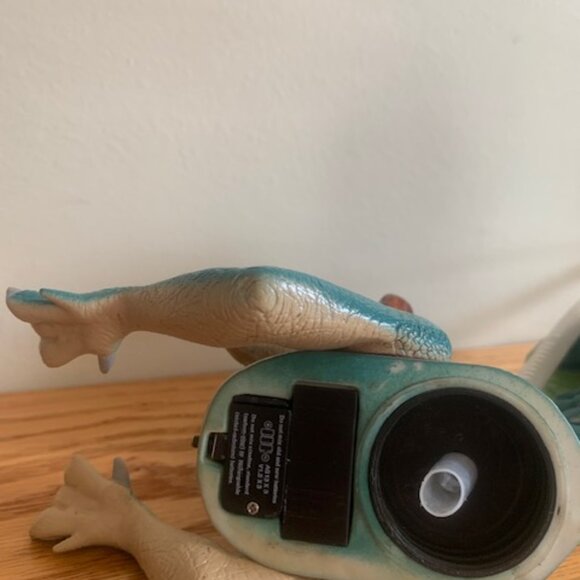 Vintage 2000 Walt Disney Dinosaur Movie Talking Aladar Shaped Sipper Straw Cup - Picture 5 of 6